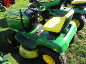 John Deere LT155